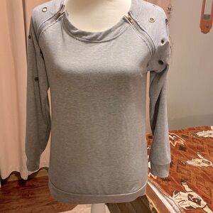 Long sleeve grey/silver shirt
